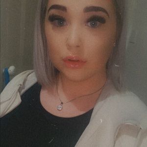 Meet your Posher, Isabella